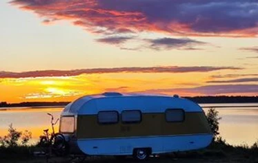 Ranta paikat mistä aukee huima auringonlasku näkymä
