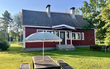 barn på trampoline