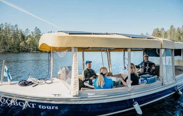 Croisière en bateau écologique - Une croisière sur le bateau électrique Ecoboat est une expérience unique et un pur plaisir.