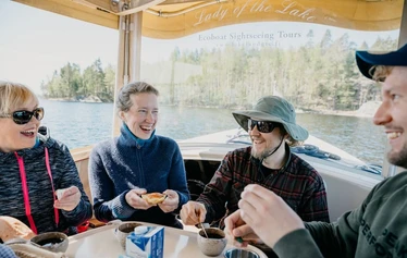Norpan pää kurkistaa vedestä