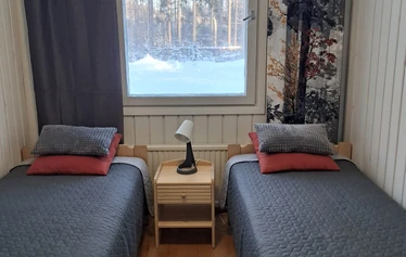 Päätalon makkuhuone 2 - Main house bedroom 2
