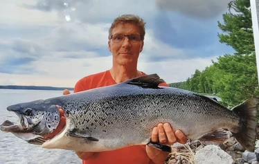 Kalastajan paratiisi - näköalat järvelle päätalon terassilta - Kalastajan paratiisi sijaitsee omalla, rauhallisella niemellä ja sieltä on upeat näköalat Puruvedelle. Kesälahti, Kitee
