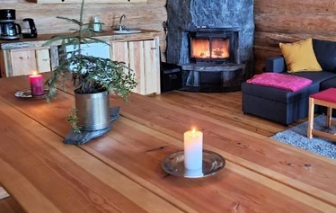 Korsun sisätilat - Tunnelmallinen majoitusvaihtoehto Kiteen Puhoksessa, Oriveden rannalla.