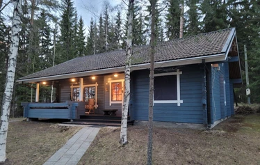 Puutikka, oma ranta ja näköalat järvelle - Puutikka sijaitsee omalla, rauhallisella rannalla ja sieltä on upeat näköalat Puruvedelle. Kesälahti, Kitee