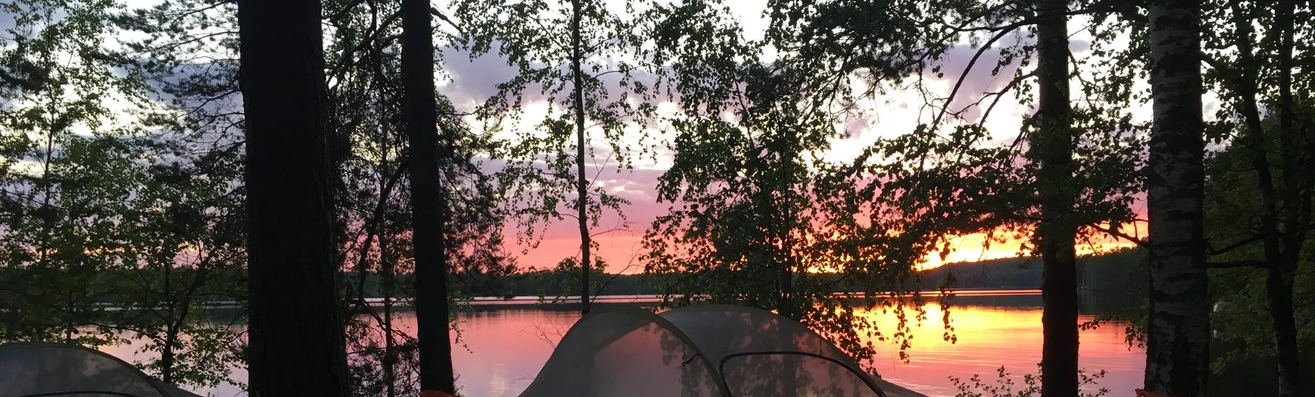Tentsile ekomajoitus aamiaisella