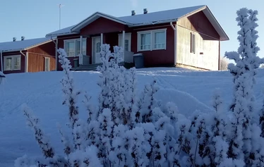 Saunallinen paritalohuoneisto - Saunallisia paritalohuoneistoja Muonion keskustassa