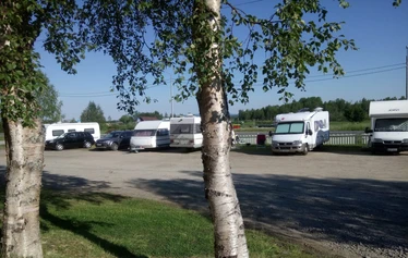 Caravan places - Lomamaja Pekonen camp site offers caravan places with electiricty.