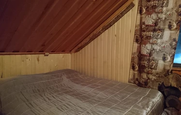 Puronvarsimökki