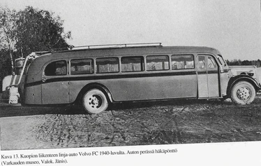 Maaninka-laiva Sinikiven laiturissa. - Tämän koodin kuvat ovat Reijo Vallan kokoamasta teoksesta 'Se mänj ilimassa ja tulj tähessä.'
