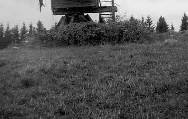 Maalaismaisemaa 1960-luvulta. - Ilmakuva Harjun maatilalta.  Kuva: Heino Koskinen.