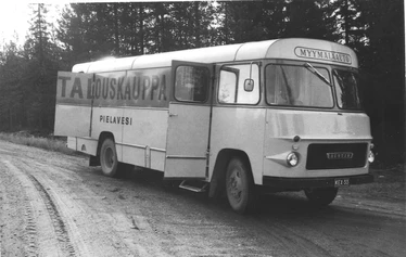 Silikon kauppa. Olga ja Sylvester Räsänen.  Kuva: Ville Väänänen. - Kuvat liittyvät QR-koodien tarinoiden aiheisiin. Pääkuva ei liity paikan otsikkoon.