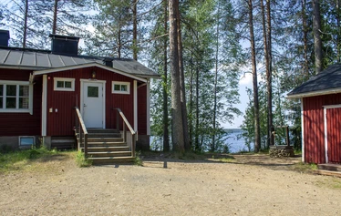 Nuorisokeskus Metsäkartano iso mökki Metsäkämppä - Nuorisokeskus Metsäkartano iso mökki Metsäkämppä on aito savotta- / tukkilaiskämppä