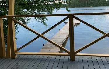 Tensile teltta, Tuusula, Metsänautti - Tensile puuteltta Tuusulanjärven rannalla
