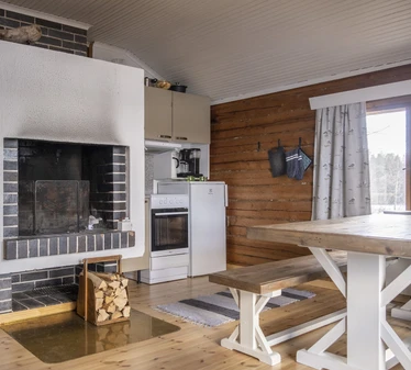 Myllyjärven mökki sijaitsee Raaseporin Fiskarissa, asumattoman Myllyjärven rannalla.