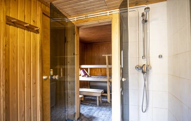 Myllyjärven mökki sijaitsee Raaseporin Fiskarissa, asumattoman Myllyjärven rannalla.