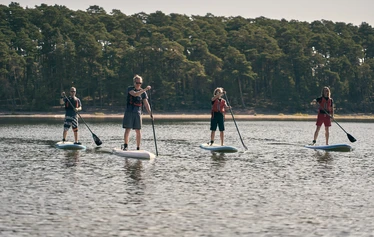 SUP-melontaa ryhmille Helsingissä – virkistyspäivä Itä-Helsingin meriluonnossa! - Virkistävä SUP-melonta ryhmille Vuosaaressa tarjoaa rennon ja helposti lähestyttävän aktiviteetin työporukoille. Nauti merestä, liiku ja rentoudu luonnon äärellä!