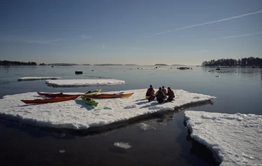 Arctic kayaking in the archipelago - Try winter paddling in Helsinki and Espoo!