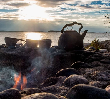 Midnight Magic - On this night kayaking tour we will get to know the Helsinki archipelago during sunset. The sky is painted with vibrant shades of red!