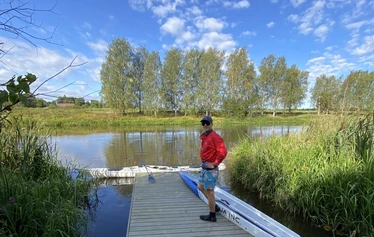 Meloja Vantaanjoella aurinkoisena päivänä