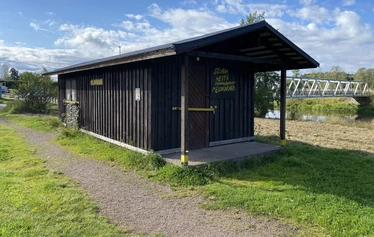 Meloja Vantaanjoella aurinkoisena päivänä