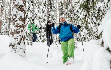 Lumikengät Teijon kansallispuistossa - Teijon kansallispuiston maasto soveltuu erinomaisesti lumikenkäilyyn. Järvenrantakalliot, suoalueet ja jylhät maisemat odottavat puistonkävijää myös talvella!