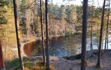 Sauna Teijon kansallispuistossa - Matildanjärven sauna on aivan järvenrannan tuntumassa mäen päällä.