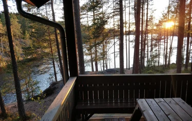 Sauna Teijon kansallispuistossa - Matildanjärven sauna on aivan järvenrannan tuntumassa mäen päällä.