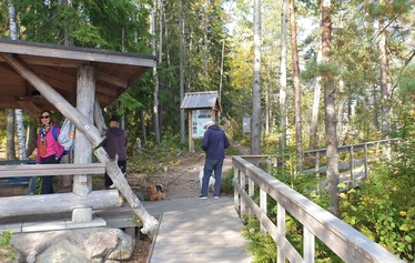 Yksi Ilkonsaaren kappeleista - Ilkonsaaren punainen kappeli on nimeltään Ivironin kappeli. Sen esikuva on Ivironin luostarin Portaitissa-ikonin kirkko ja kappelissa on kopio ortodoksien suuresti arvostamasta Portaitissa-ikonista. Helsingin metropoliitta Ambrosius vihki kappelin käyttöön 28.8.2017. 