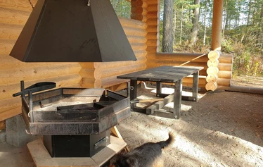 Yksi Ilkonsaaren kappeleista - Ilkonsaaren punainen kappeli on nimeltään Ivironin kappeli. Sen esikuva on Ivironin luostarin Portaitissa-ikonin kirkko ja kappelissa on kopio ortodoksien suuresti arvostamasta Portaitissa-ikonista. Helsingin metropoliitta Ambrosius vihki kappelin käyttöön 28.8.2017. 