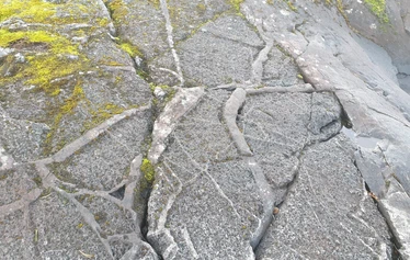 Yksi Ilkonsaaren kappeleista - Ilkonsaaren punainen kappeli on nimeltään Ivironin kappeli. Sen esikuva on Ivironin luostarin Portaitissa-ikonin kirkko ja kappelissa on kopio ortodoksien suuresti arvostamasta Portaitissa-ikonista. Helsingin metropoliitta Ambrosius vihki kappelin käyttöön 28.8.2017. 