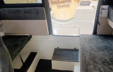 Taksivene on joko hyttivene tai avovene tilanteen mukaan - Kuvassa hyttivene TG 6.9., johon mahtuu 7 matkustajaa.