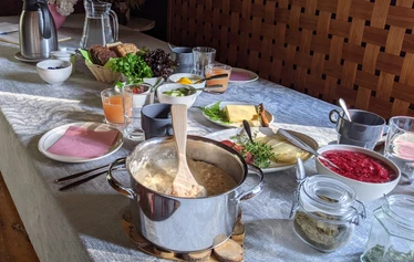 Puuroaamiainen - Tarjolla on noin tunnin haudutettua kaurapuuroa. Tiesithän, että kaura on luonnostaan gluteiinitonta. 
