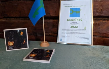 Green Key -juliste - Nukula sai arvostetun kansainvälisen Green Key -ympäristyösertifikaatin tunustuksena laajasta ja pitkäjänteisestä ympäristötyöstään jo maaliskuussa 2019.