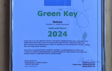 Green Key -juliste - Nukula sai arvostetun kansainvälisen Green Key -ympäristyösertifikaatin tunustuksena laajasta ja pitkäjänteisestä ympäristötyöstään jo maaliskuussa 2019.