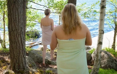 Log Traditional Sauna, whisk and a kit. - Traditional Sauna has no electricity. The window has a beautiful view of Lake Päijänne.