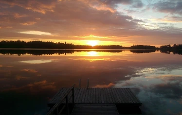 Auringonlasku Pyyniemessä Sonkajärvellä - Tule ihailemaan auringonlaskuja Pyyniemeen