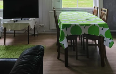 Makuualkovi - Makuualkovissa on parisänky.