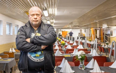 Autenttisen Pesolan juhlanavetan tilat Iisalmessa - Autenttisen Pesolan Pihvilihan juhlanavetan tilat Iisalmessa. Kuvassa pöydät, kattaus Lihakinkereillä.