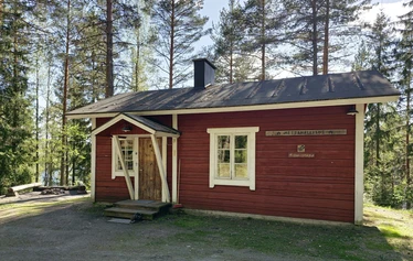 Niemistupa - Vuokramökki Kanta-Hämeen Hämeenlinnassa, Evon retkeilyalueella. Erämökki jossa on sähköt.