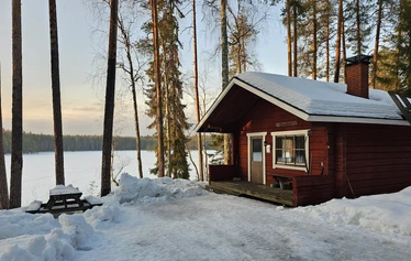 Latvatupa - Latvatupa on sähkötön eräkämppä Evon retkeilyalueella, Latvajärven rannalla.