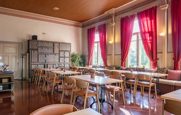 Historiallinen Raatihuone Iisalmen keskustassa.