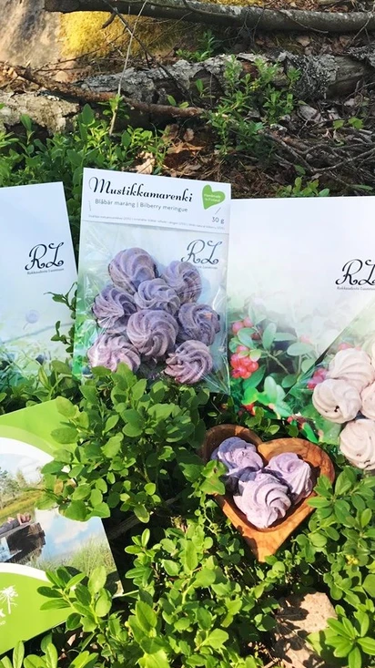 Berry Meringues