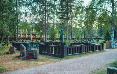Hautausmaa antaa leimallisen ilmeen koko Rautalammin kuntakeskukselle. - Kuva: Katri Tehnunen