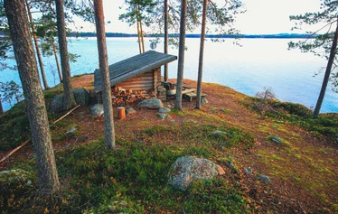 Ruohosaaren laavu - Ruohosaaresta löytyy laavu ja kuivakäymälä.