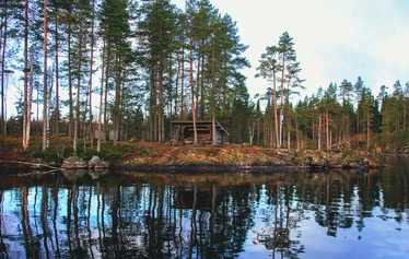 Ruohosaaren laavu - Ruohosaaresta löytyy laavu ja kuivakäymälä.