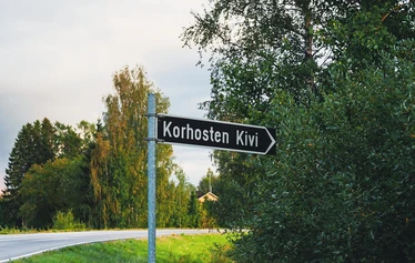 Korhosten kivi - Muistomerkin on pystyttänyt Wanhan Rautalammin Korhosten sukuseura.