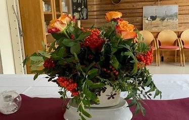 Vaajasalmen entinen koulu - Tila soveltuu 60-70 henkilön juhliin.