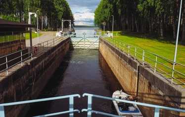 Kiesimän kanava - Kiesimän kanava yhdistää Kiesimän ja Pohjois-Konneveden.