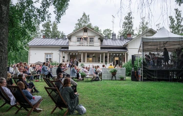 Ravintola Ehtoo - Ravintolan valikoima perustuu tuoreisiin kauden raaka-aineisiin. Kuva: Anne Kalliola