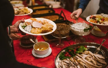 Majatalon Joulupöytä - Perinteiset jouluherkut valmistuvat isoäitien resepteillä